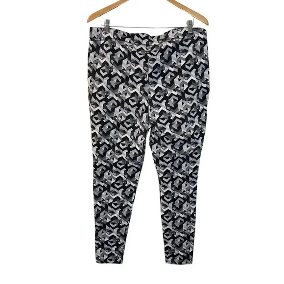 Livi Active Lane Bryant Knit Leggings Plus Size 18/20 Geometric Black Gray White - Picture 3 of 6